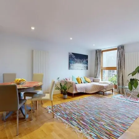 Modern Apartment Near Regents Park